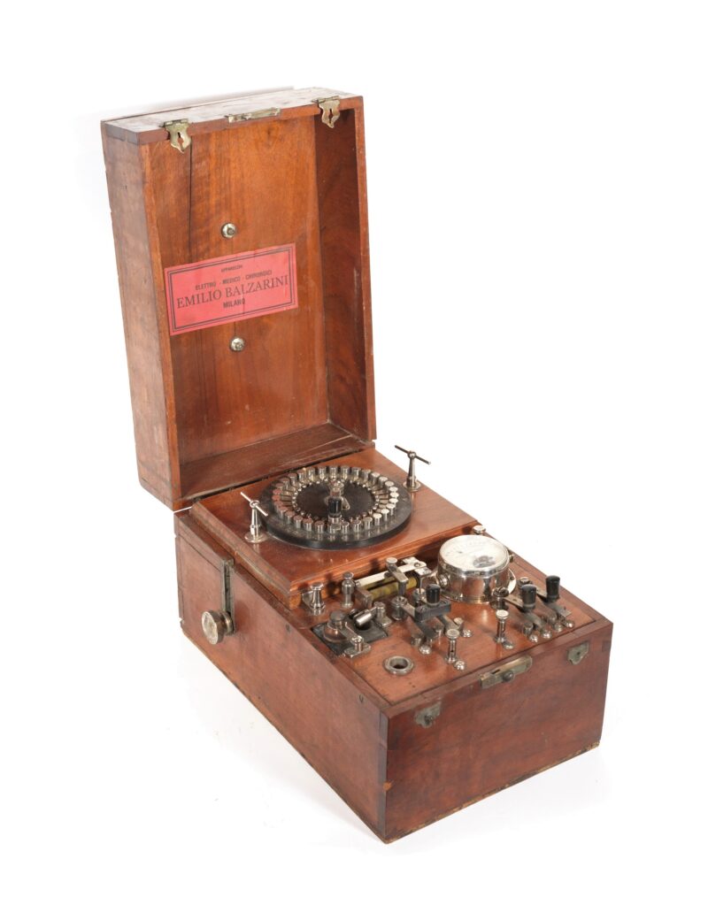 C. 1890 Emilio Balzarini 30-Cell Electro-Shock Apparatus