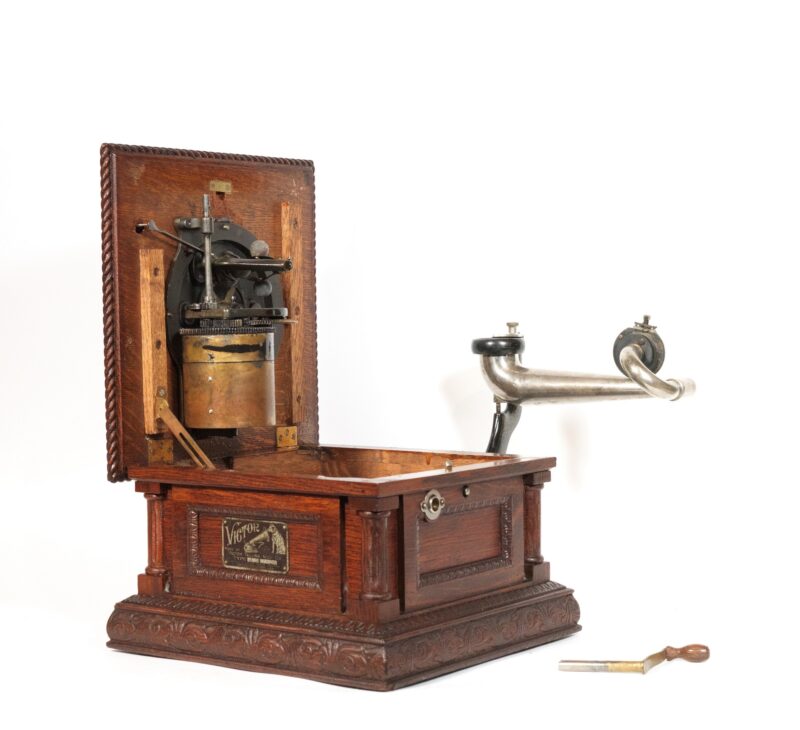 1903 Victor Monarch Special (MS) Phonograph With 22" Spear Tip Horn