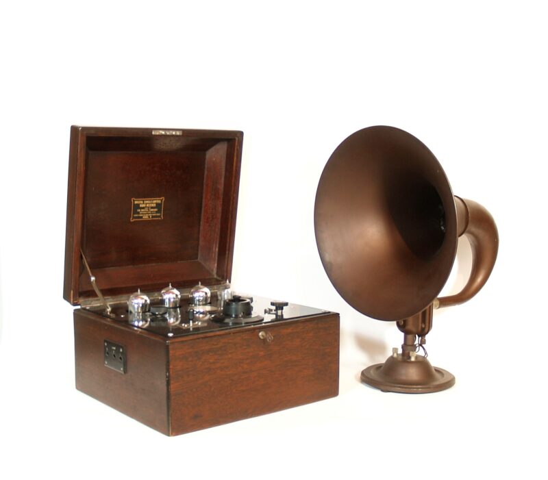 1923 Bristol Model D Radio With Matching Bristol Audiophone Horn Speaker