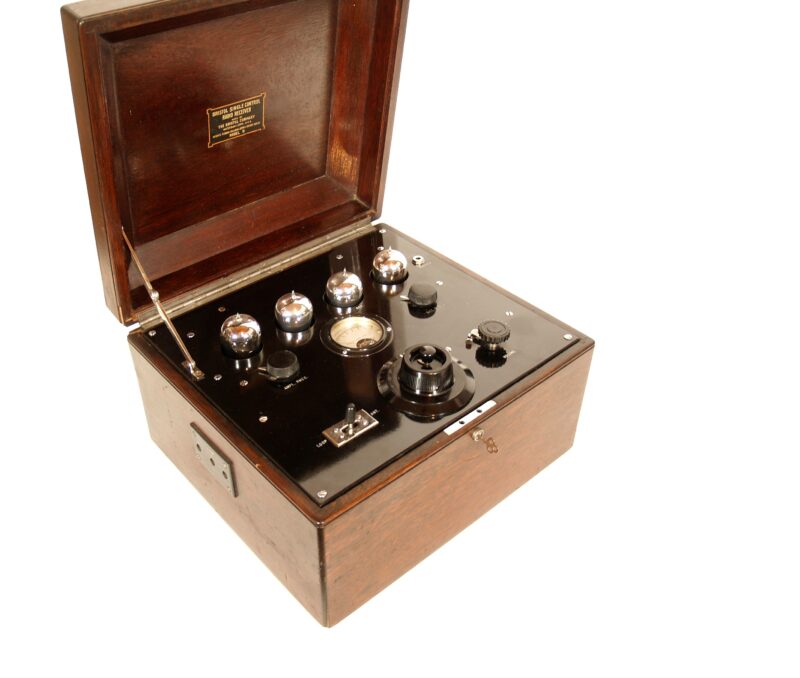 1923 Bristol Model D Radio With Matching Bristol Audiophone Horn Speaker