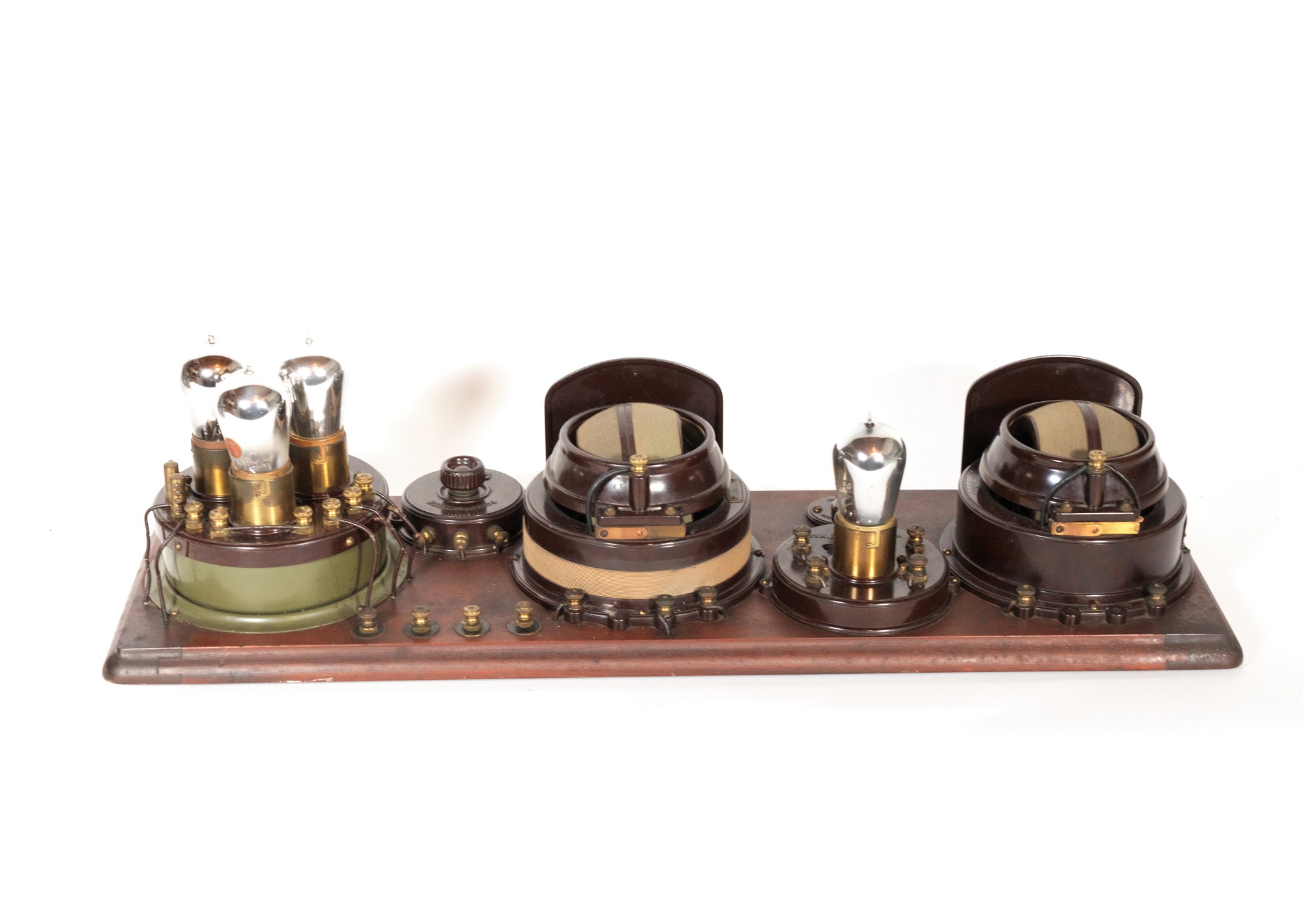 1923 Atwater Kent 4445 Breadboard Radio (1st Model 9) 1923 Atwater Kent 4445 Breadboard Radio (1st Model 9)